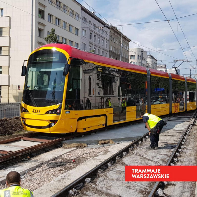 Dostawa nowych tramwajów Hyundai opóźni się o pół roku. Brakuje części i pracowników 