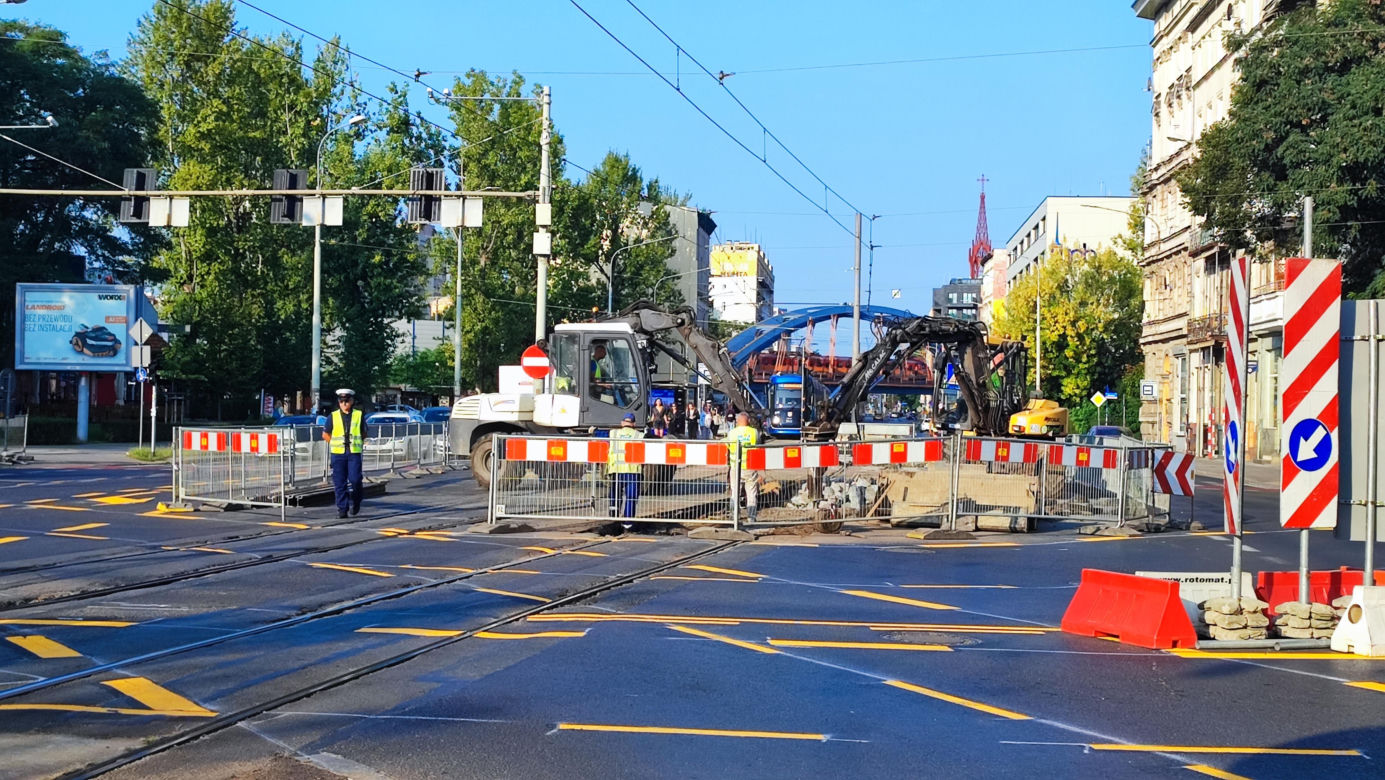 Poranny armagedon na Grabiszyńskiej we Wrocławiu. Ludzie jadą do pracy i szkoły, a tu remonty