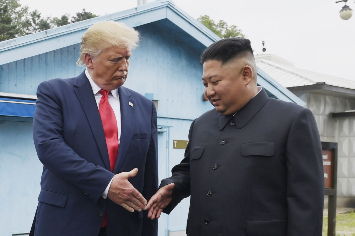 Kim Dzong Un dalej chudnie! Nie poznasz go na tym zdjęciu