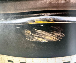 Agresywny mężczyzna dewastował przejeżdżające auta w Warszawie