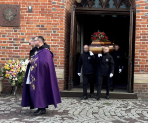 Bracia zginęli w katastrofie śmigłowca. Przypomniała mi się Pieta. Te słowa o mamie Krzysztofa i Mariusza wyciskają łzy 