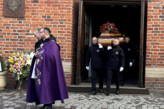 Bracia zginęli w katastrofie śmigłowca. Przypomniała mi się Pieta. Te słowa o mamie Krzysztofa i Mariusza wyciskają łzy 