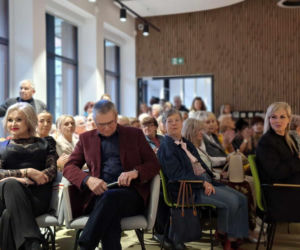 Starachowice. Moda, która nie zna metryki! Międzypokoleniowe show w Centrum Kreatywności Pałacyk