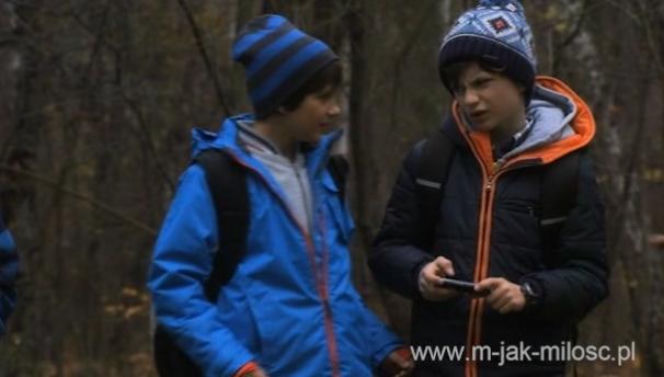 M jak miłość odc. 1049. Antek (Jakub Jankiewicz), Mateusz (Krystian Domagała)