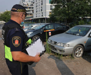 Sprzątamy miasto z wraków. Patrol SE na tropie porzuconych aut 