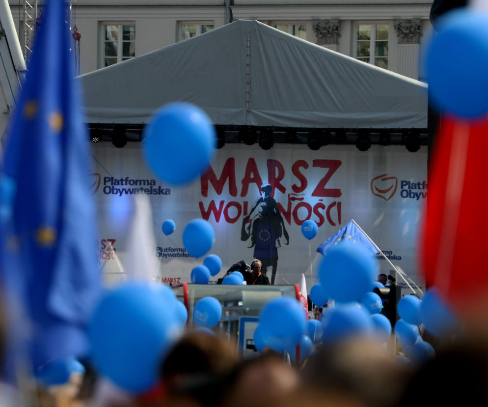 NIEZALEŻNA ZBIJE KASĘ NA MARSZU?