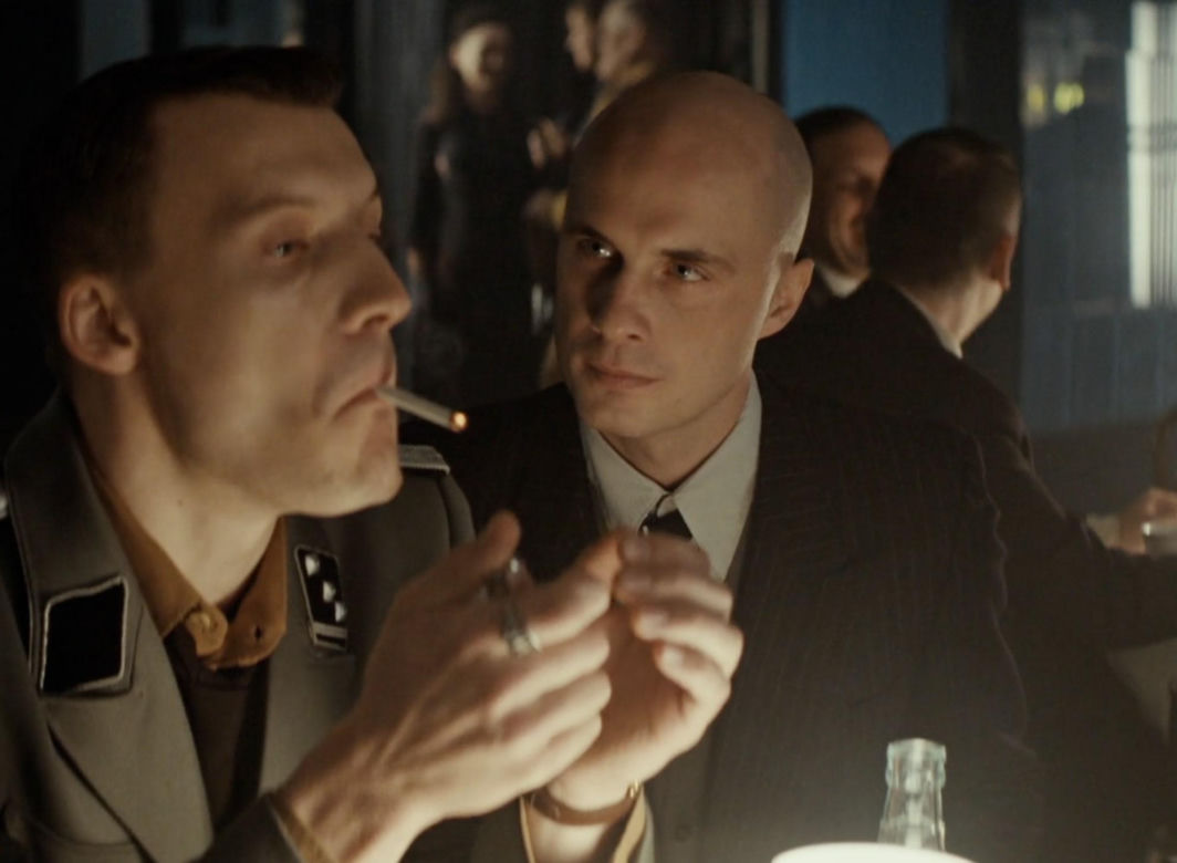 Zatoka szpiegów 2, odcinek 2: Herman Wulf (Mateusz Nędza), Heinrich Engel (Michał Balicki)
