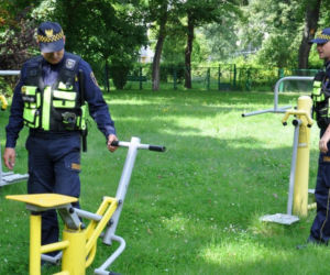 Trwają kontrole strażników miejskich przy warszawskich szkołach
