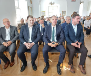 Dwadzieścioro młodych zdolnych. W Lesznie wręczono Laury Oświaty