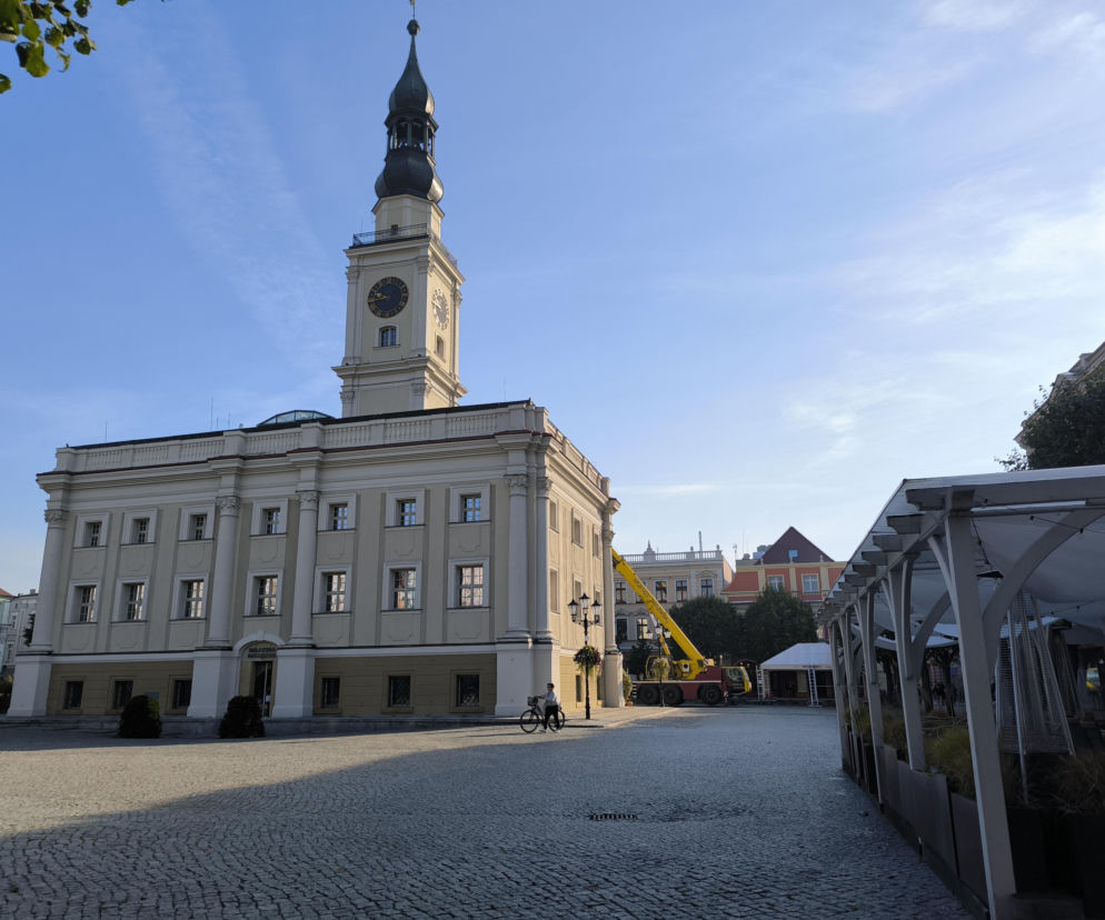 Wielki remont rynku w Lesznie rusza 19 października. Głębokie wykopy, zaskoczenie z cieplikiem i co z Bożym Narodzeniem?