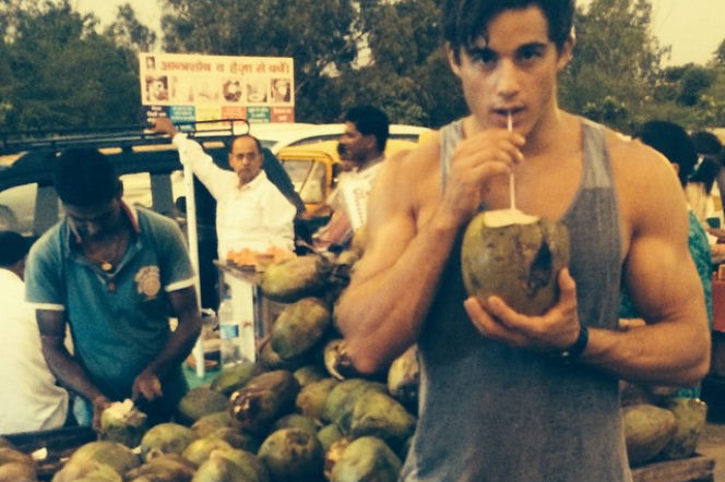 Seksowny Pietro Boselli. To ciacho uczy matematyki!