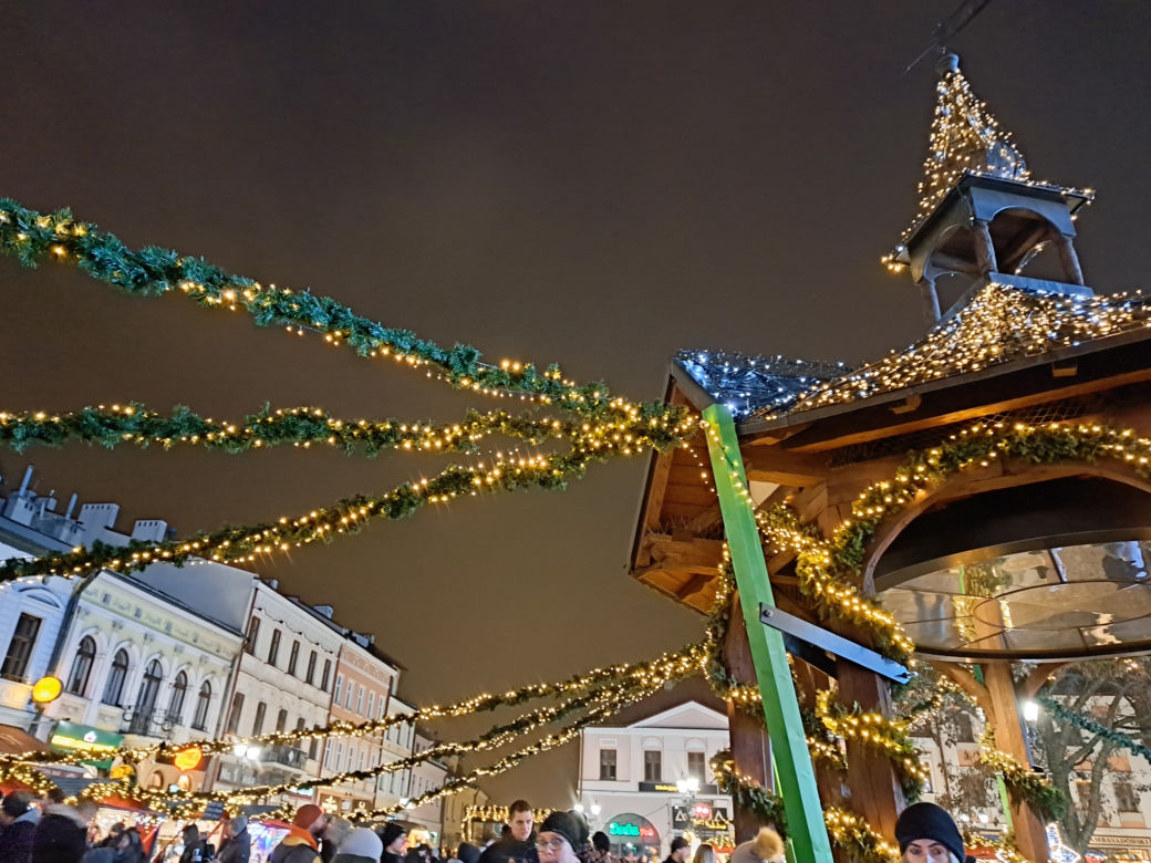 Świąteczne Miasteczko w Rzeszowie. Rynek rozbłysnął milionem światełek!