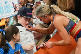 Halowe Mistrzostwa Świata w Lekkoatletyce Kujawy Pomorze 26 w Toruniu. Zdjęcia kibiców i zawodników z 1. dnia imprezy