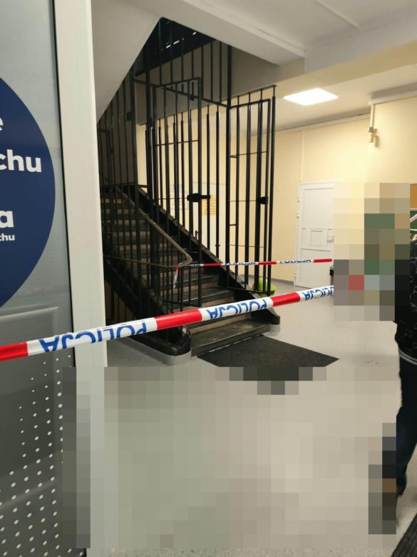 Atak w aptece. Bohaterskie farmaceutki powstrzymały nożownika. "Przyszłam kupić leki, na korytarzu jest pełno krwi"