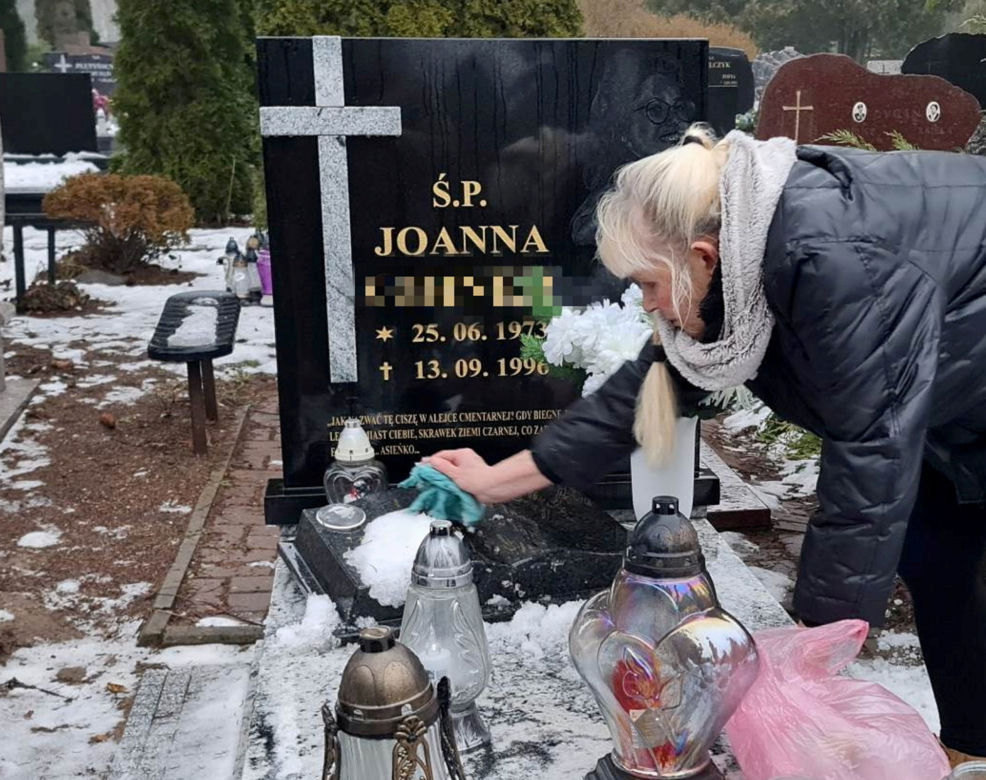 Asię odnaleziono po 24 latach. Wreszcie spoczęła obok ojca