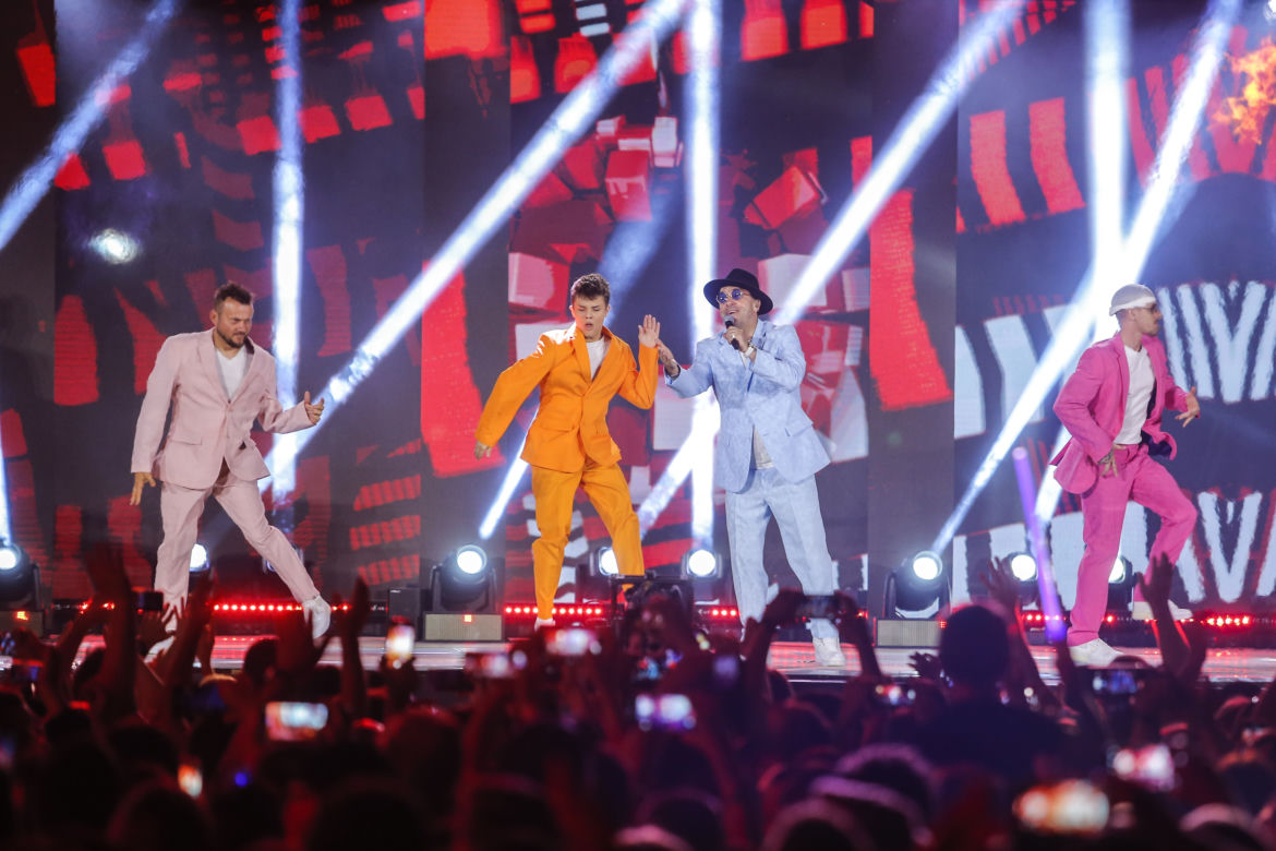 Wakacyjna Trasa Dwójki: Wielkie święto w Stalowej Woli! 30 lat disco polo wielkie gwiazdy i niesamowite duety!