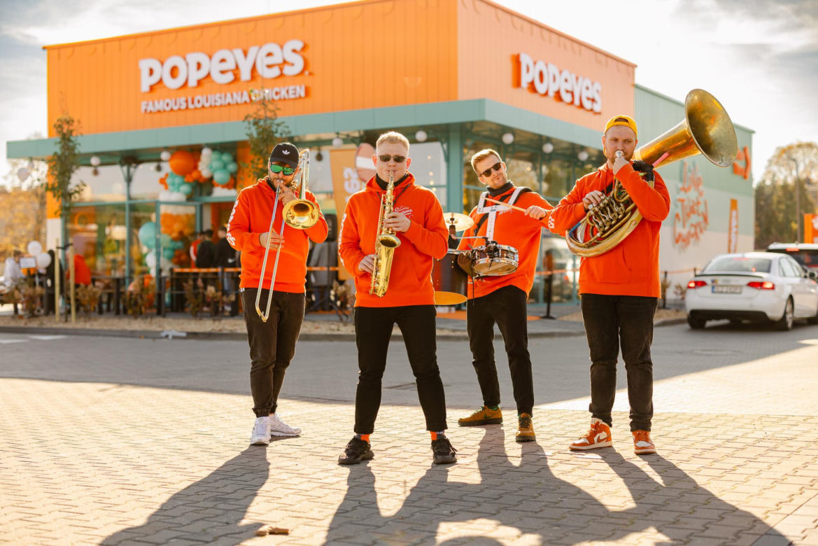 Czekali na to nawet 10 godzin! Szaleństwo na otwarciu Popeyes w Częstochowie