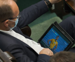 Podczas posiedzenia Sejmu posłowie oglądali mecz Polska - Szwecja