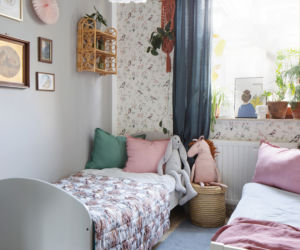 Pokój dzieci w stylu scandi retro