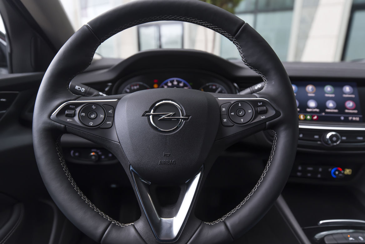Opel Insignia 2.0D 174 KM FWD 6MT Elegance