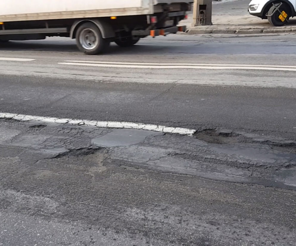 Dziury, ubytki, popękany asfalt. Lubelskie ulice jak ser szwajcarski