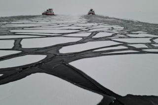 7 polskich i 6 niemieckich lodołamaczy kruszy lód na Pomorzu Zachodnim