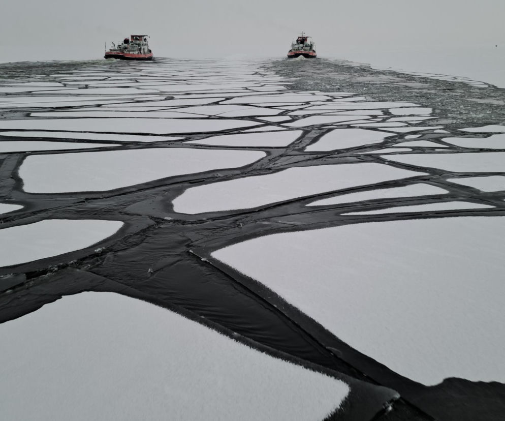 7 polskich i 6 niemieckich lodołamaczy kruszy lód na Pomorzu Zachodnim