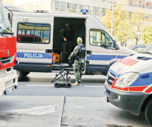 Paczka z ciastem zablokowała metro