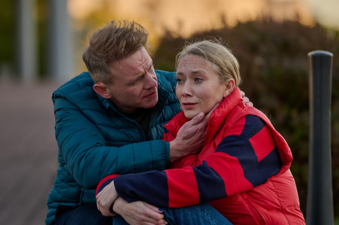 Na Wspólnej odc. 3966. Kamil Hoffer (Kazimierz Mazur), Łucja Agier (Magdalena Kaczmarek)