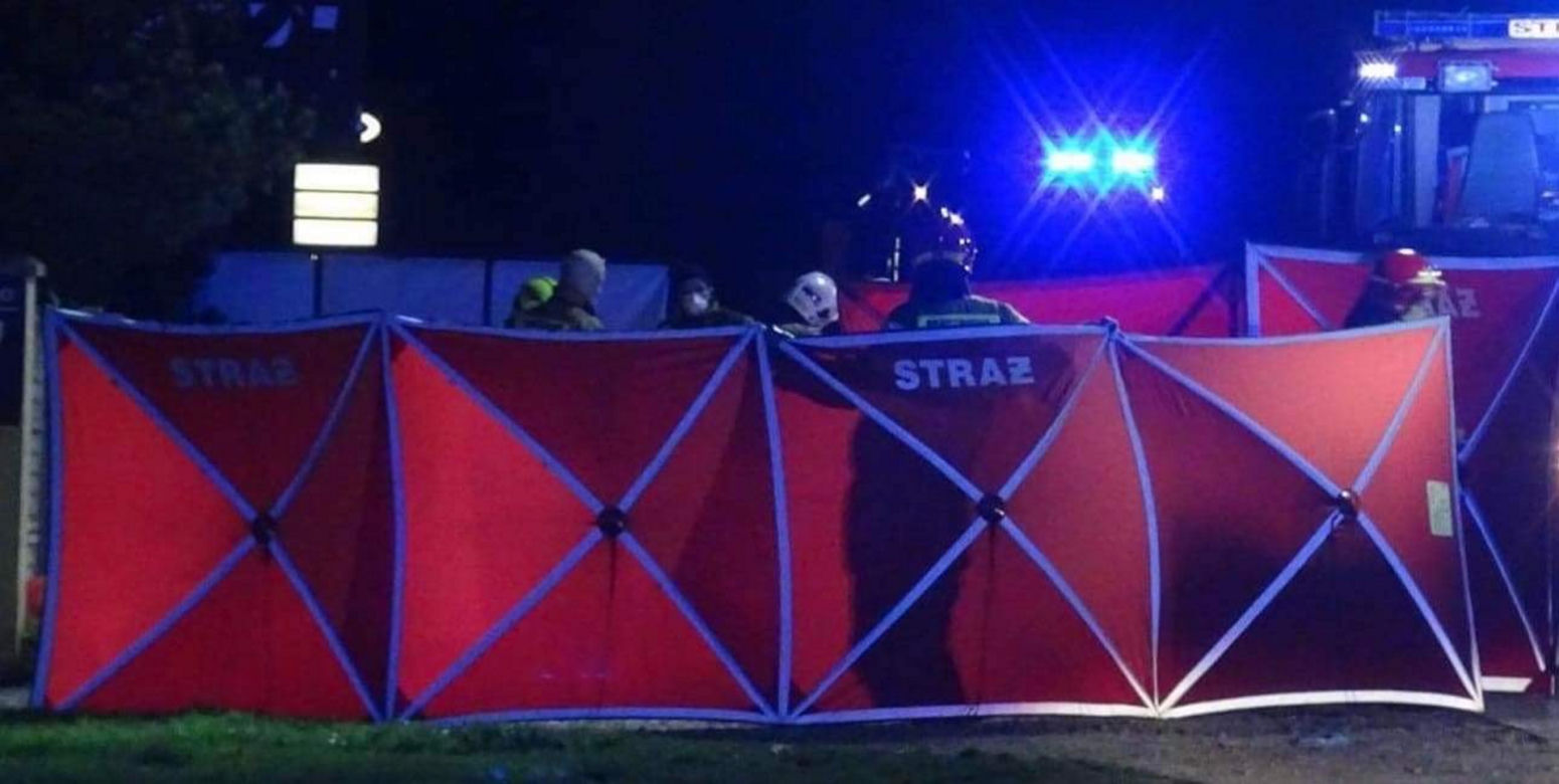 Dramatyczny wypadek pod Jaktorowem. Czołowe zderzenie mercedesa i rowerzysty. Kolarz zginął na miejscu