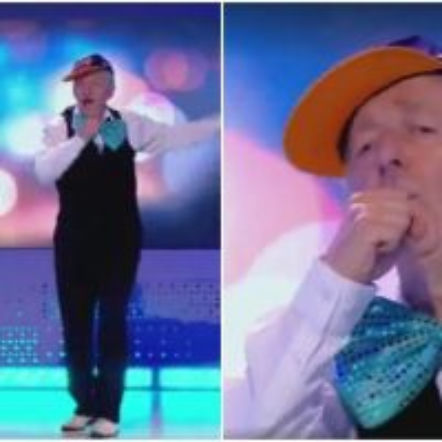 Andrzej Rosiewicz śpiewa piosenkę dla Trumpa. Żenada roku? 