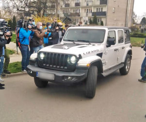 Sławomir Nowak spod aresztu odjechał Jeepem Wranglerem