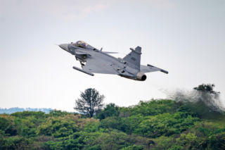 Pierwszy myśliwiec Gripen E zbudowany w Brazylii odbył dziewiczy lot. Współpraca Saab i Embraer wchodzi na wyższy poziom
