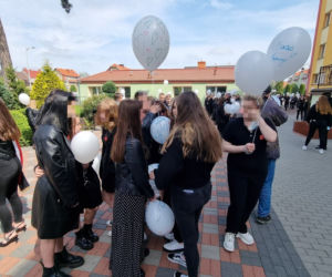 Koledzy żegnają swoją Madzię. Cześć Jej pamięci!. Łzy, rozpacz i niezrozumienie. Nie tak miał wyglądać koniec roku szkolnego [ZDJĘCIA]