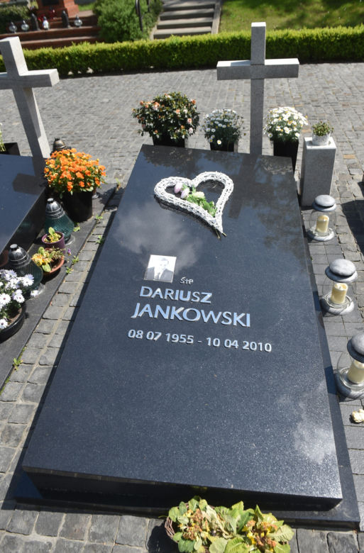 Grób Dariusza Jankowskiego -  aspiranta w Zespole Obsługi Organizacyjnej Kancelarii Prezydenta