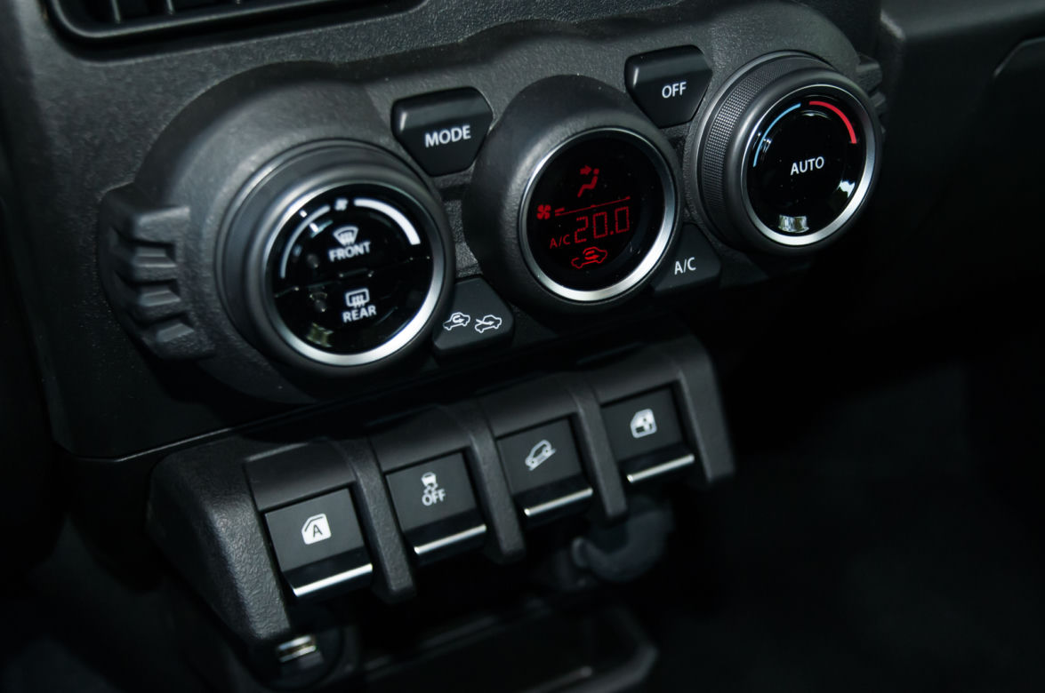 Suzuki Jimny 1.5 102 KM 4WD XLED