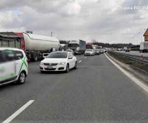 Śląskie: Ciężarówki niczym taran wjechały w samochody. Przerażający wypadek na autostradzie A4