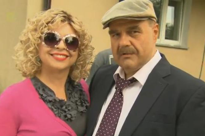 RANCZO 7 sezon. Wójt/senator Paweł Kozioł (Cezary Żak), wójtowa Halina (Violetta Arlak)