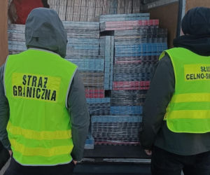 Papierosy za ponad 1,5 mln zł znalezione w busie