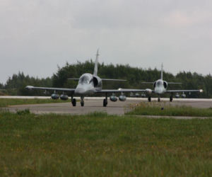 Czeskie samoloty L-159 nie dla Ukrainy. Polityczna burza w Pradze - premier kontra generał