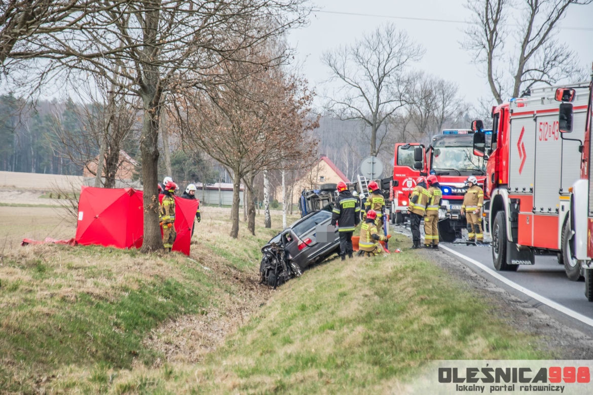 Straszny wypadek pod Wrocławiem. Młody kierowca nie żyje, 20-latka w stanie krytycznym