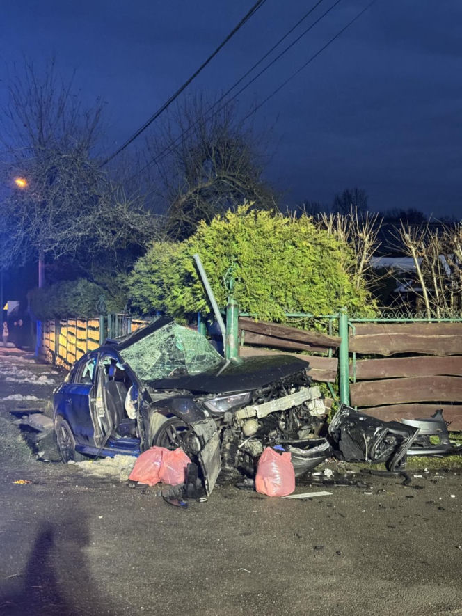 Tragiczny wypadek w Małopolsce. Nie żyje 21-latek, 17-latka trafiła do szpitala ciężko ranna