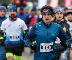 Wystrzał startera zamiast szampana. Tłumy powitały Nowy Rok na XX Śląskim Maratonie Noworocznym Cyborg