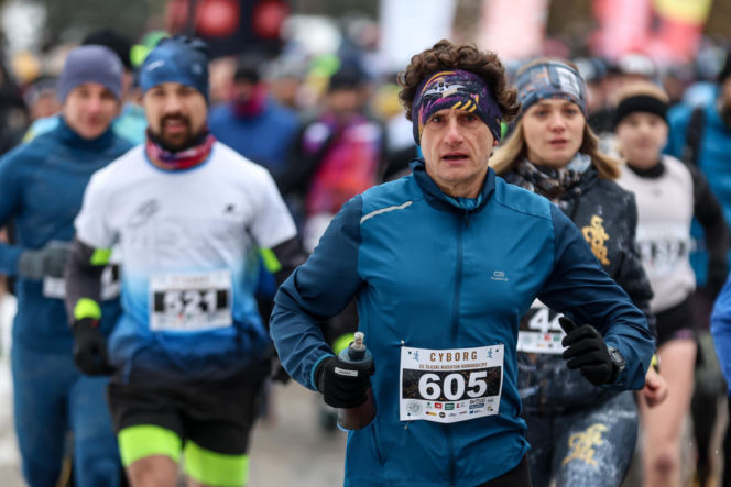 Wystrzał startera zamiast szampana. Tłumy powitały Nowy Rok na XX Śląskim Maratonie Noworocznym Cyborg