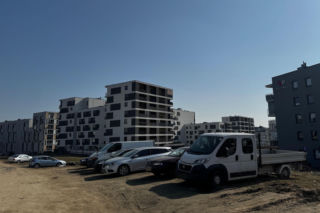 Aktywiści chcieli park, dostaną betonowe bloki. Chodzi o miejskie pole w Lublinie