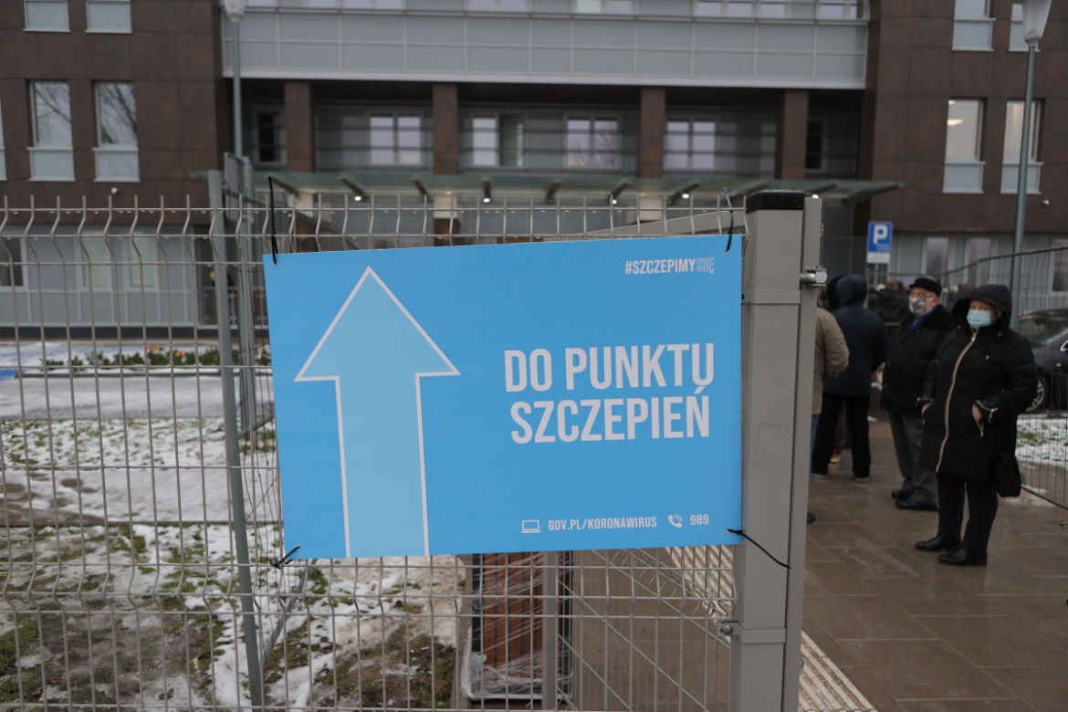 Gigantyczna kolejka do szczepień w szpitalu Południowym