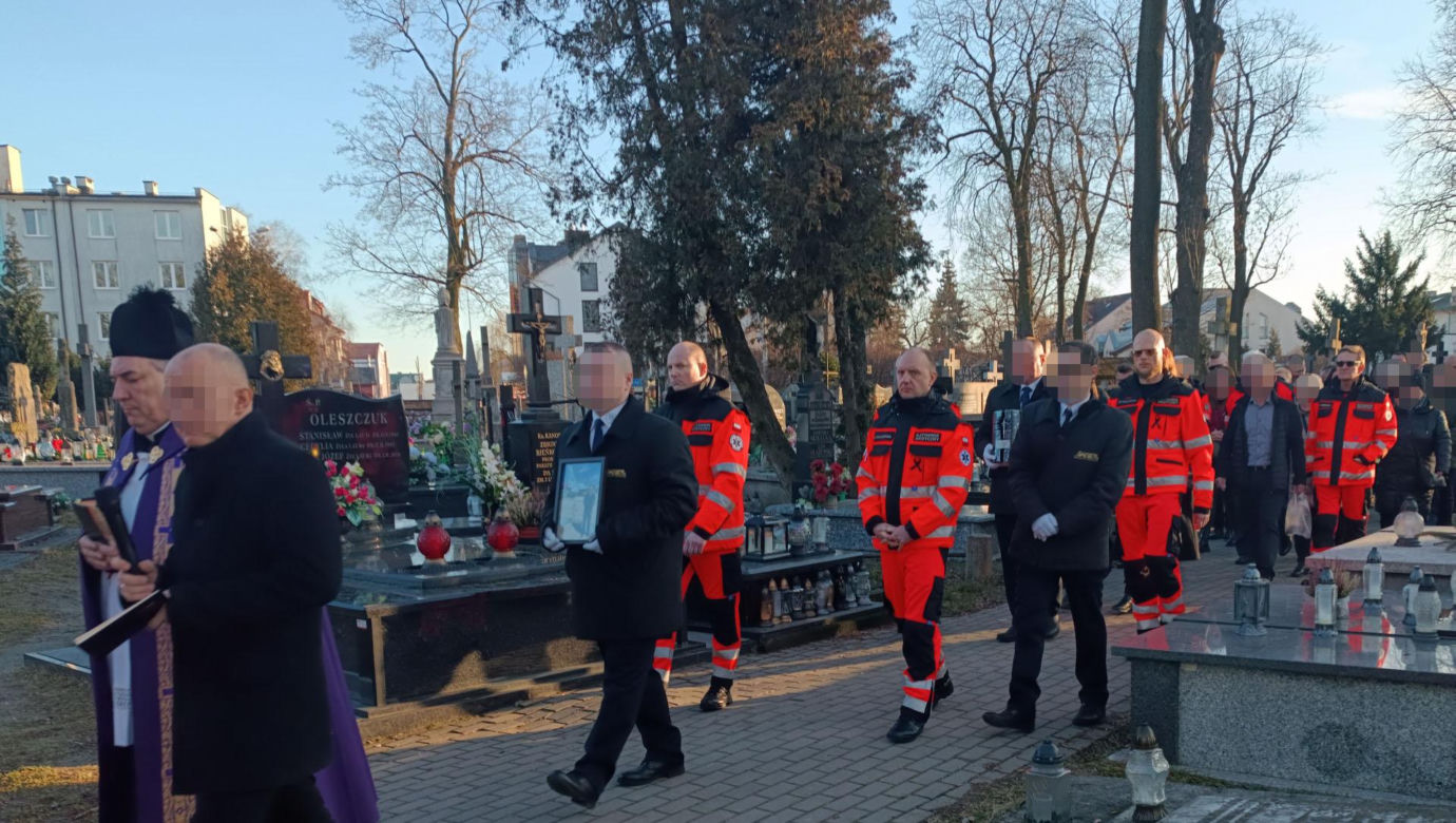 Zjadł flaki i zasztyletował ratownika. Szokujące tłumaczenie w sądzie!