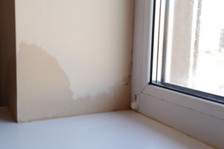 Dlaczego ściana się poci? Co zrobić, gdy ściana jest mokra? Oto przyczyna 