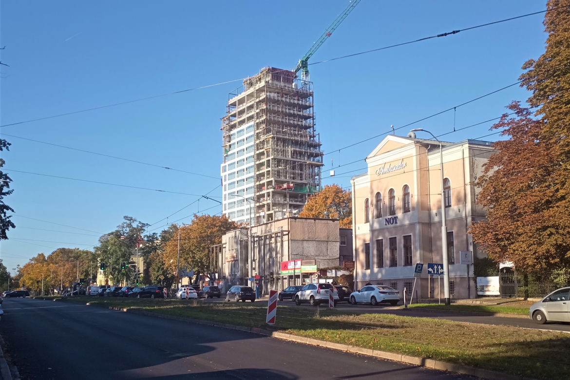 Dawny wieżowiec TVP zmienia się w apartamentowiec
