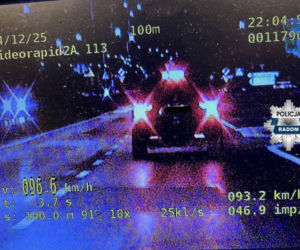 „Mikołaj” z Radomia zamienił seata w choinkę. Policjanci zdębieli